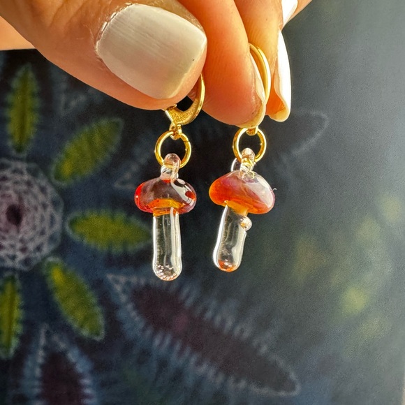 Hand blown Glass Mushroom earrings - Picture 1 of 1